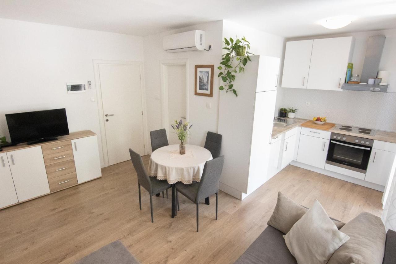 Apartman Grepo Makarska Exteriör bild