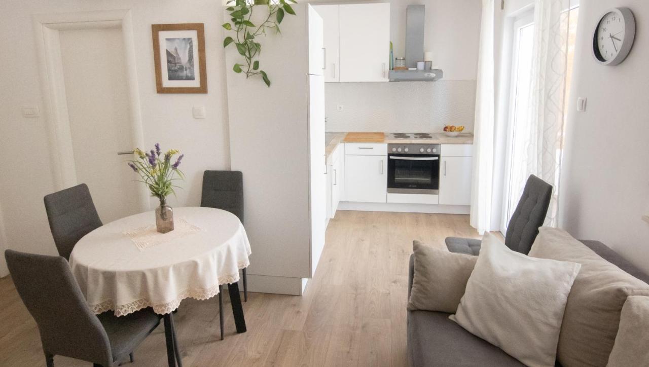 Apartman Grepo Makarska Exteriör bild
